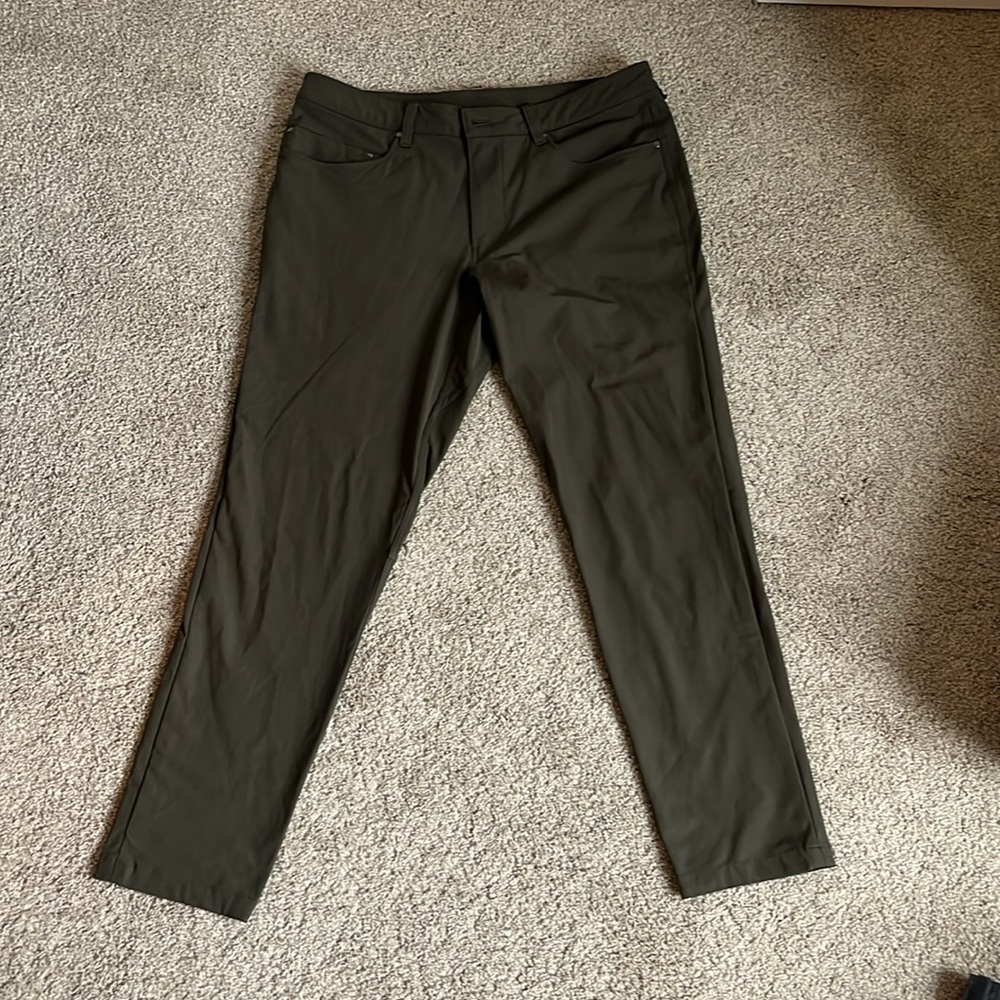 Lululemon Olive ABC Pants Skinny Fit (33x29)